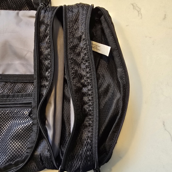 Ebags Pack-It-Flat Hanging Toiletry Bag Black - Picture 3 of 9